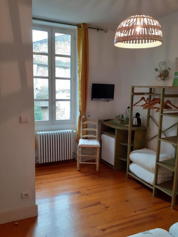 Chambre D'Hotes La Tour De Brazalem Nérac Eksteriør bilde